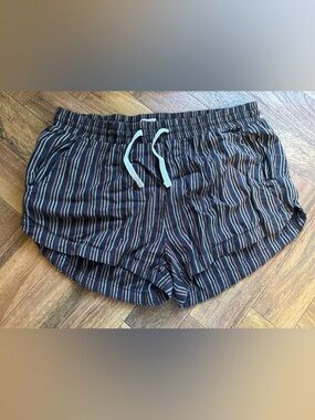 Billabong Size M Road Trippin Elastic Waist Relaxed Fit Shorts with POCKETS